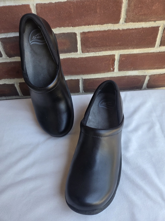 Dansko Shoes - Dansko Women’s Black Leather Slip Resistant Work Shoes EU 40 US 9.5-10